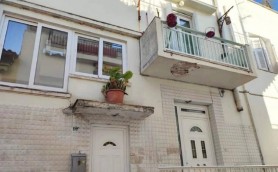 Doi frățiori, un băiețel de 5 ani și surioara lui mai mică, au fost aruncați de la balcon de mătușa lor